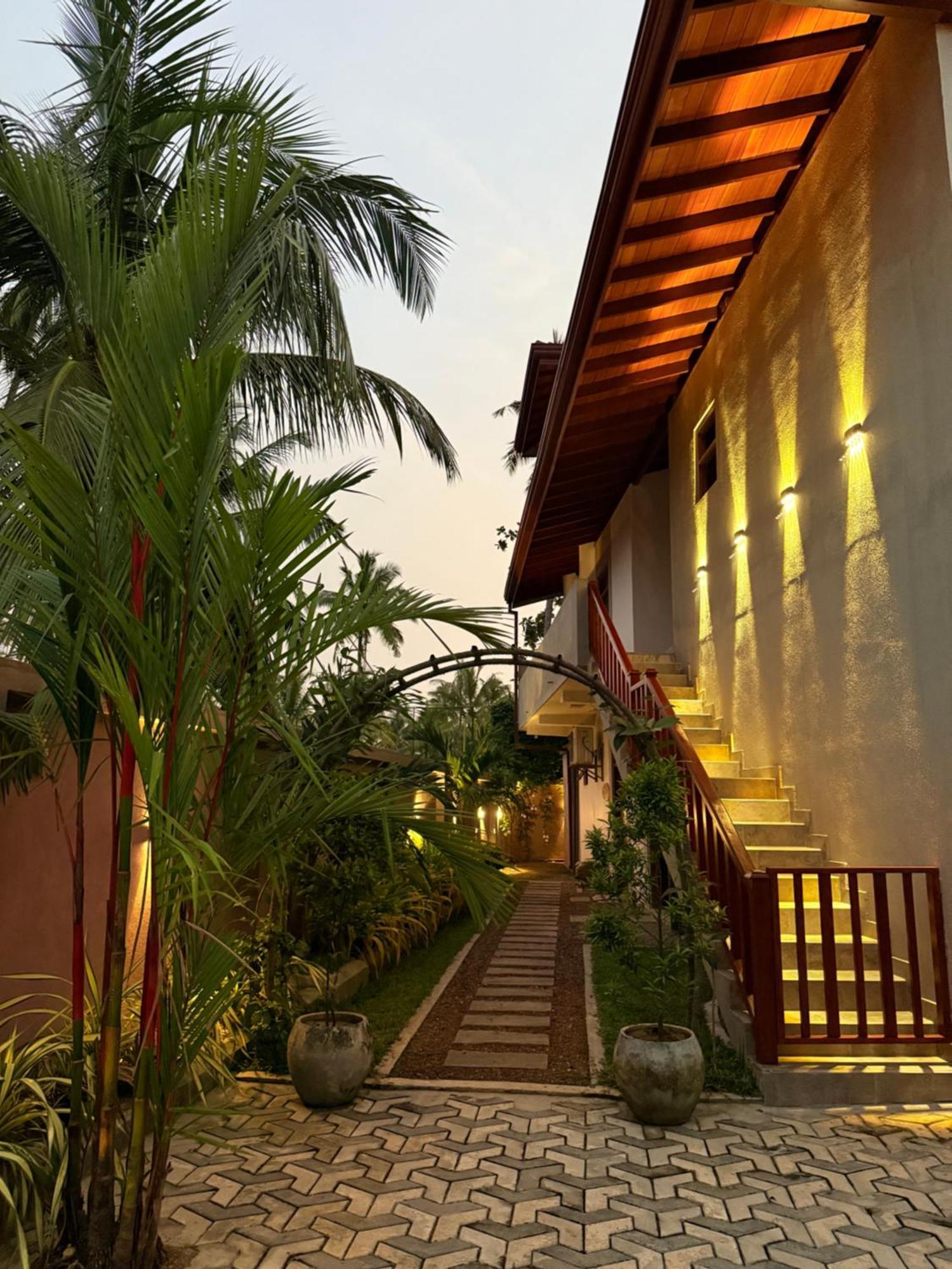 Sri Palms Bed and Breakfast Kosgoda Exteriör bild